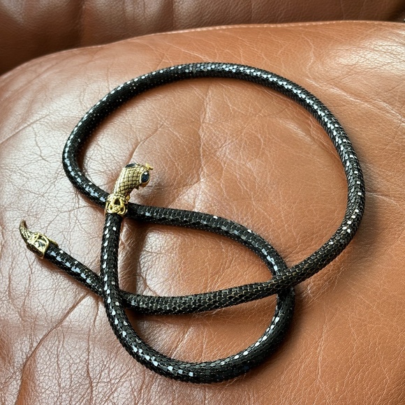 Vintage 1970s Metal Mesh Snake Head Clasp Belt